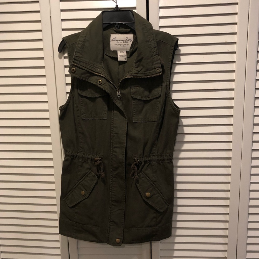 Olive utility sleeves vest